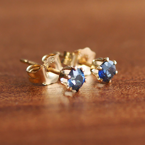 ピアス☆ブルーサファイア（3mm）