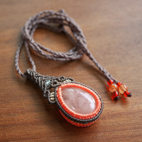 マクラメペンダント☆大粒 ピンクオレンジ モルガナイト・オレンジアンフィボール