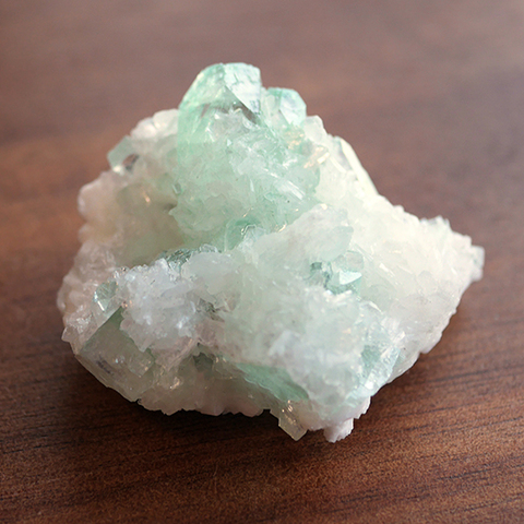 レア☆原石☆宝石質 ミントグリーンアポフィライト&スティルバイトの共生クラスター