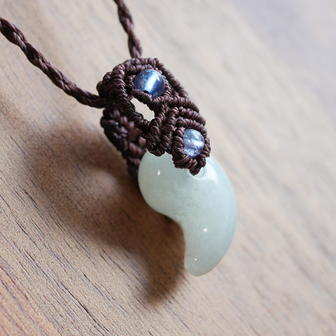 マクラメペンダント☆勾玉・翡翠・タンザナイト・アクアマリン