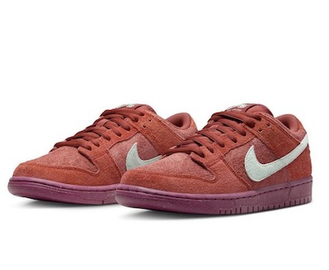NIKE SB / DUNK LOW PRO PRM "MYSTIC RED AND ROSEWOOD"