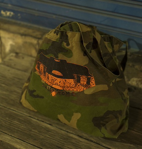 COCKROACH / 2 FACE- TOTE BAG  ( HOI HOI  )  - Camo
