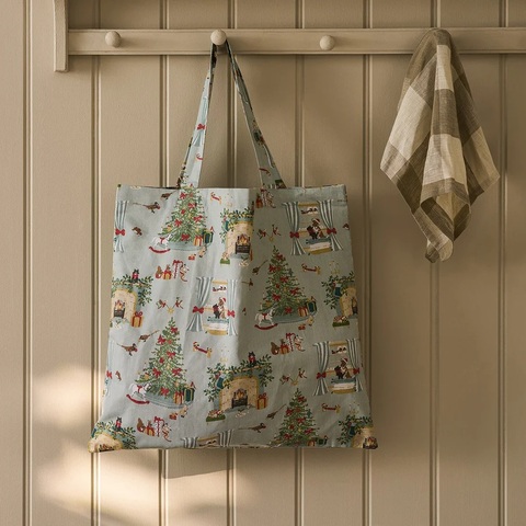 クリスマスツリーと犬と猫柄　クリスマストートバッグ　 ソフィーオールポートロンドン直輸入　コジークリスマス