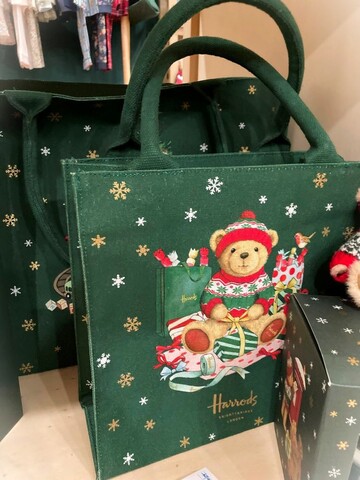 クリスマスバッグ　Harrods ハロッズ　2026クリスマスベアーとクリスマスロビン柄トートバッグ