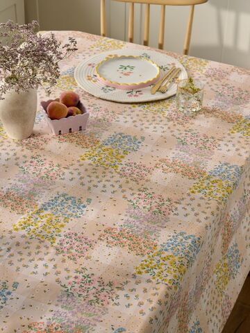 ロンドン直輸入　フラワープリントテーブルクロス　ワイプクリーン