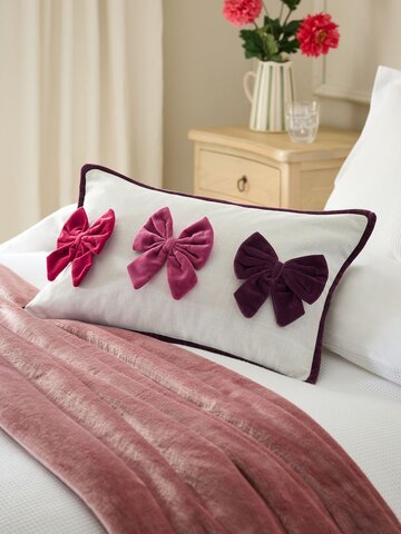 英国直輸入　クリスマスクッション　ベルベットリボン 