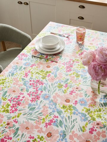 ロンドン直輸入　ピンクフラワープリントのテーブルクロス
