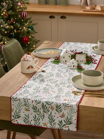 ボンボンタッセル飾りミスルトウのクリスマステーブルランナー