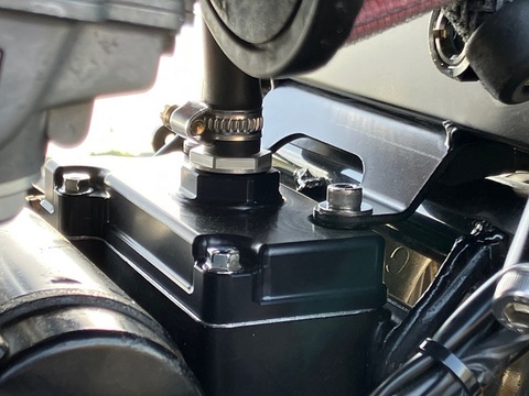 GPZ900R系ブローバイカバー