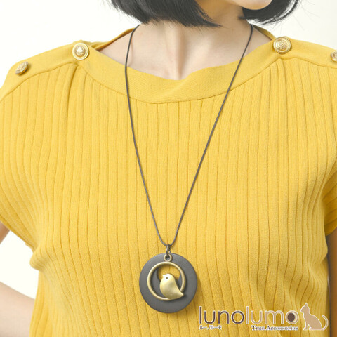 小鳥のウッドペンダント