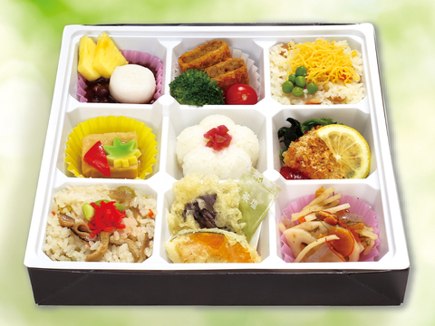 夏の折詰弁当（九枠）
