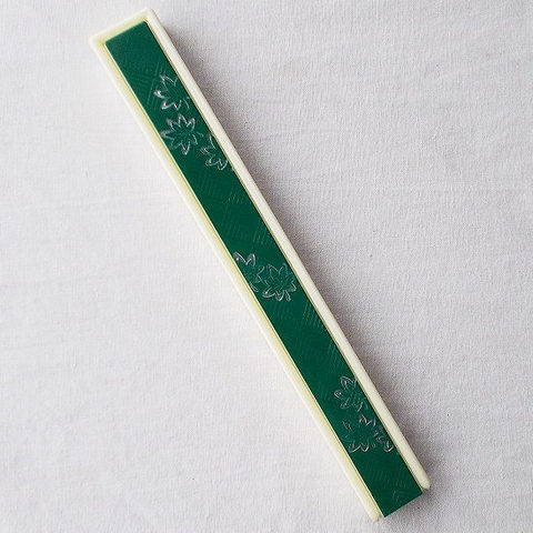昭和レトロ素朴デザイングリーン銀色紅葉柄のお箸箱/19.7cm