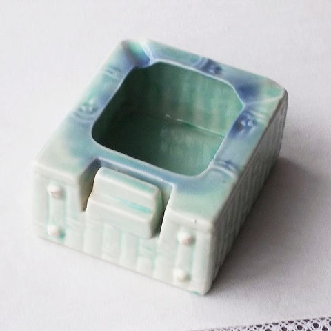 古い時代のレトロな陶器の灰皿/竹林モチーフ四角形マッチ箱はさめるタイプ