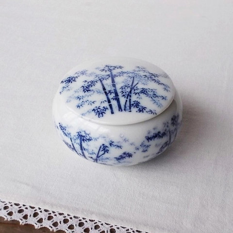 陶器の薬味入れ/珍味入れ/昭和レトロ食器【有田焼呉須染付竹林柄蓋付き平たい円形】