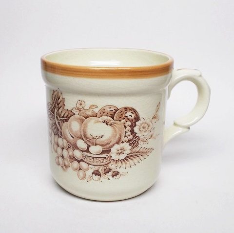 フルーツ＆フラワーバスケット柄アイボリーラインのロマンチックな欧風マグカップ