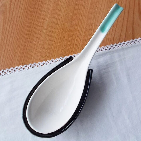 昭和レトロ【大型/取り分け用】レンゲさじ/黒の台付/さじ裏亀甲持ち手グリーンひねり有り