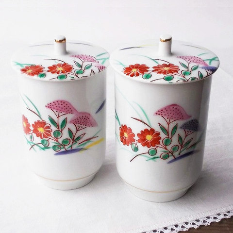 昭和レトロ食器/koyoか秋草菊花女郎花柄の蓋付き夫婦行儀湯呑みペアセット