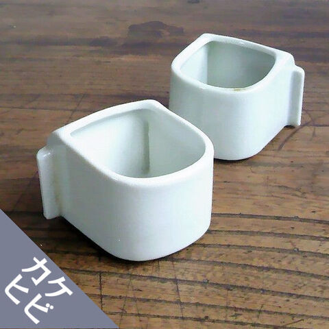 鳥さんの陶器製えさ入れ(白・四角型)/訳アリ形歪み