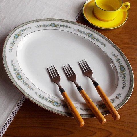 X'masパーティ/カフェバイキングに♪グリーン小花柄リムオーバルプラター楕円大皿Best china36.5cm