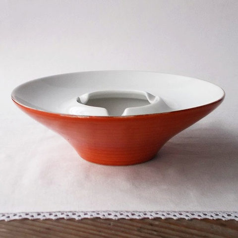 昭和レトロな陶器の灰皿【赤巻白帽子型koyo】