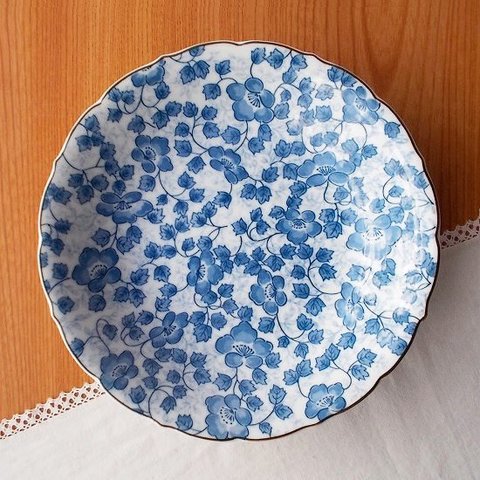 洋食にも和食にも♪【早春シリーズ】青つる草総柄の深み皿20.5cm