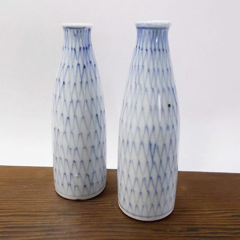 古い時代のアンティーク徳利/細フォルムの網目柄徳利120cc