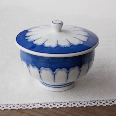 昭和レトロ茶器/有田焼き染付菊割り柄蓋付き湯呑み