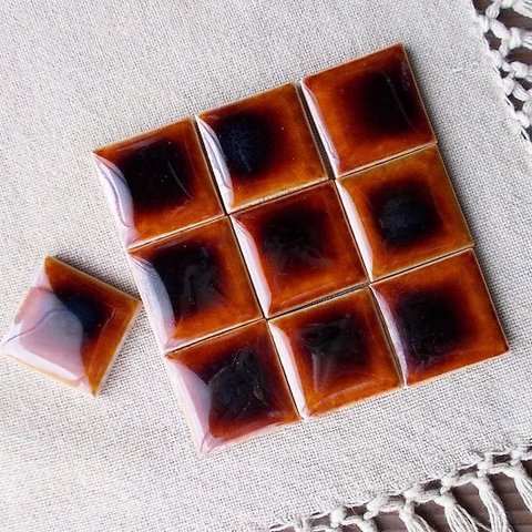 昭和30年代レトロブラウン飴色タイル(24mm角)【10粒入り】