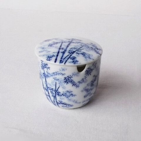 陶器の薬味入れ/珍味入れ/昭和レトロ食器【有田焼呉須染付竹林柄蓋付き筒形小壺】