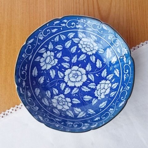 昭和レトロな中鉢食器/牡丹・芍薬の花柄の青いお皿/平中鉢