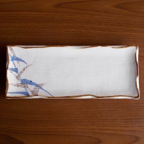 さび白布目青葦図柄長角焼き物皿