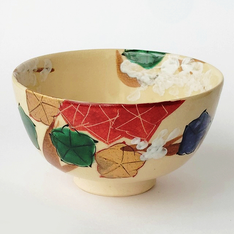 白い花びらが可愛い花枝図柄の抹茶茶碗/昭和平成レトロ茶道具②