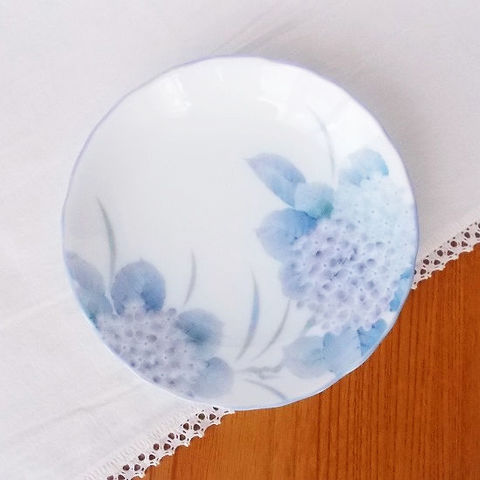 白磁紫あじさい花柄3.5寸11.8cm小皿/昭和のロングランシリーズ