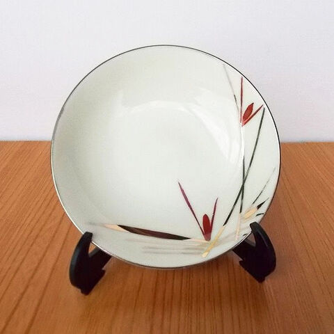 銀フチ金赤草花模様の可愛らしい小皿12cm