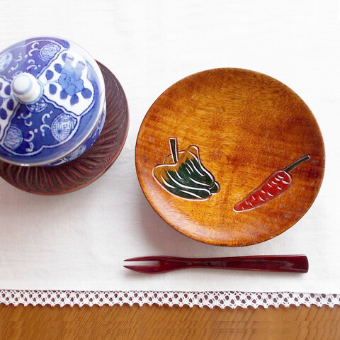 【日本の器・木の工芸品】天然木手作りピーマン人参野菜柄銘々皿