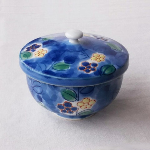 昭和レトロ茶器/有田焼き花爛漫ルリ呉須花柄の蓋付き湯呑み