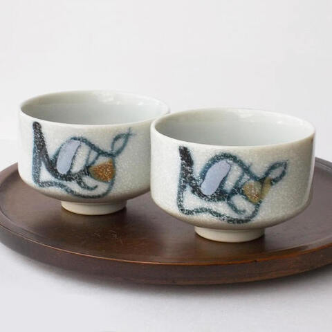 葉っぱ1枚柄の白吹きレトロモダンな角煎茶湯呑み