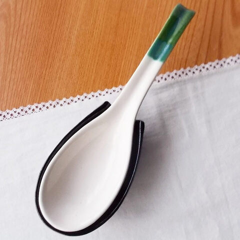 昭和レトロ【大型/取り分け用】レンゲさじ/黒の台付/さじ裏亀甲深緑持ち手ひねり有り