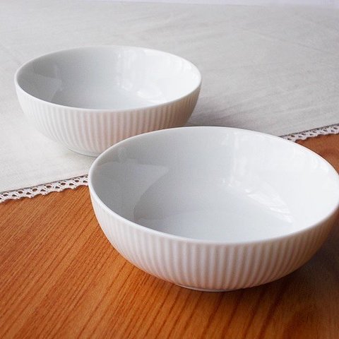 レリーフが素敵な白磁小鉢デザートカップ