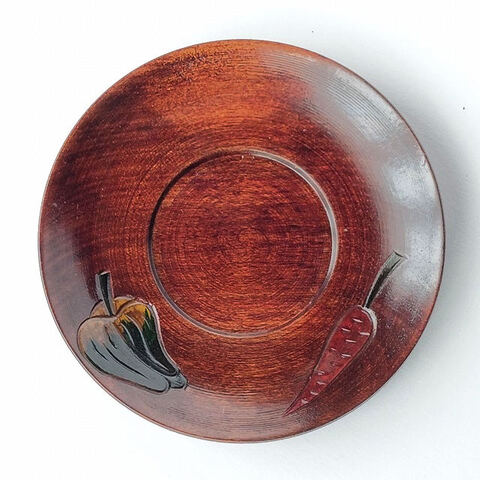 【日本の器・木の工芸品】天然木手作りピーマン人参野菜柄の茶托