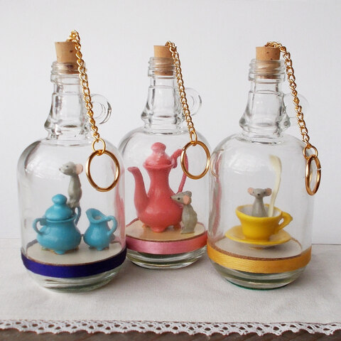 【プレゼント品】ティーポットとネズミさんのガラス瓶のオブジェ