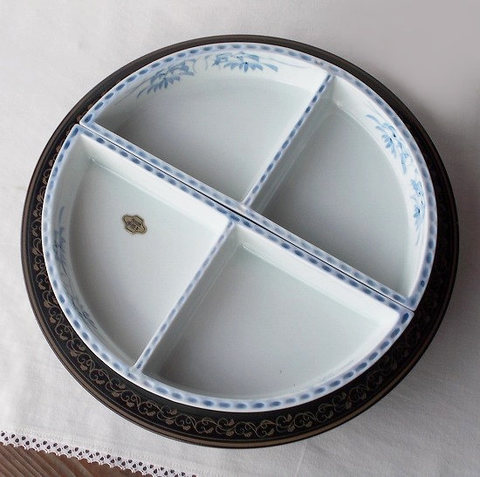 有田焼手書き染付白磁円形回るオードブル皿セット/竹笹柄/内朱