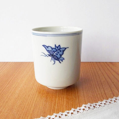 アンティーク/古い時代の長湯呑み蝶の絵柄/手書き/九谷焼１客