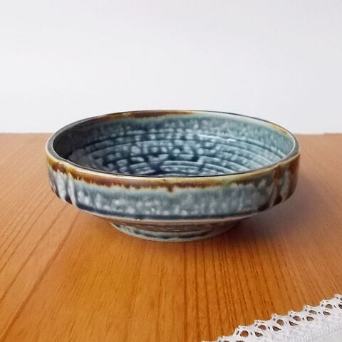 昭和レトロ食器/藍色イラボフチさび中梅花紋中鉢
