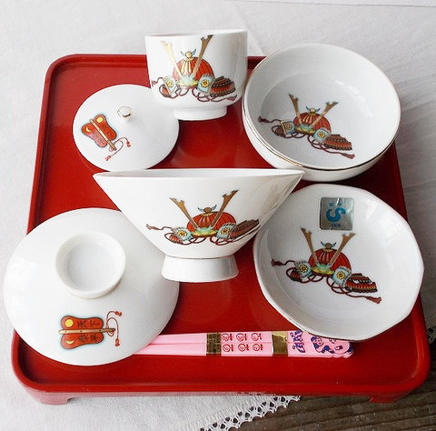 昭和レトロお食い初め食器/子供食器/男の子「兜」と軍配の図柄/日陶連