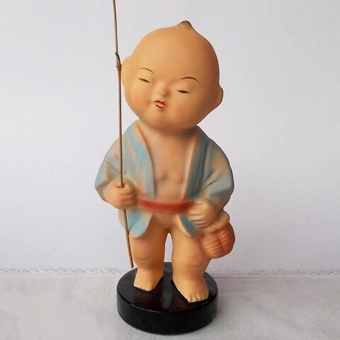 男の子こども陶器製人形【魚釣り】