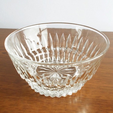 美しいガラス小鉢切立菊花模様/東洋ガラス製フェニックスライン