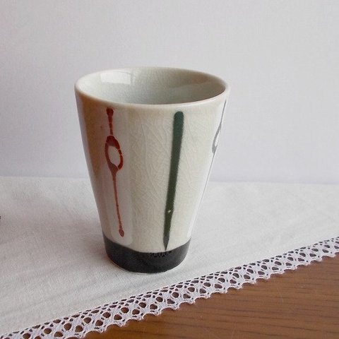 ★昭和30年代★レトロなマロン湯呑み【赤緑レトロ柄黒腰貫入】