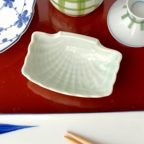 タンポポの金縁プレート タンポポの金縁プレート