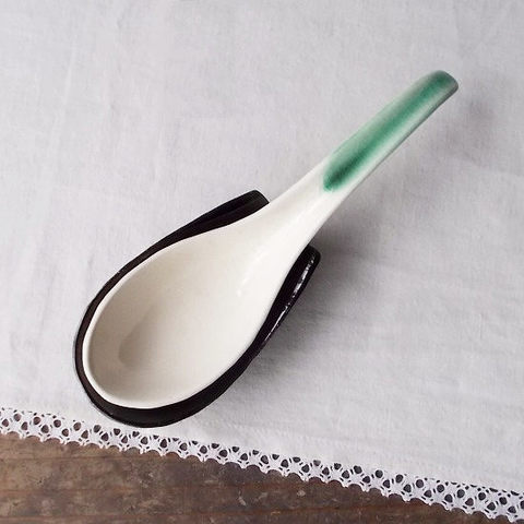 昭和レトロレンゲさじ【裏亀甲】/黒亀甲台付/持ち手グリーンひねり